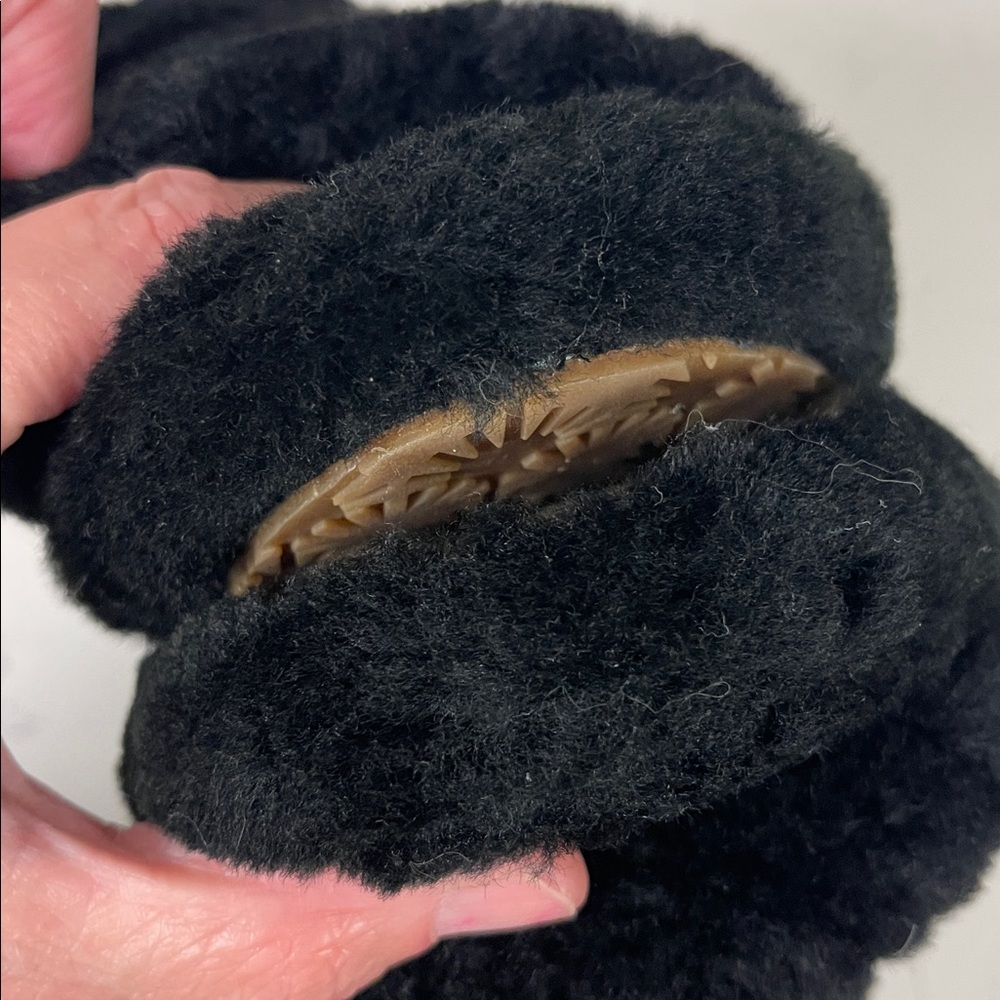UGG Fluff Yeah Slide Women’s Size 7 Black Fluffy Slides - Picture 5 of 17